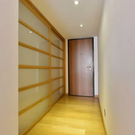 Izzhome Full Center Grand Apartment *